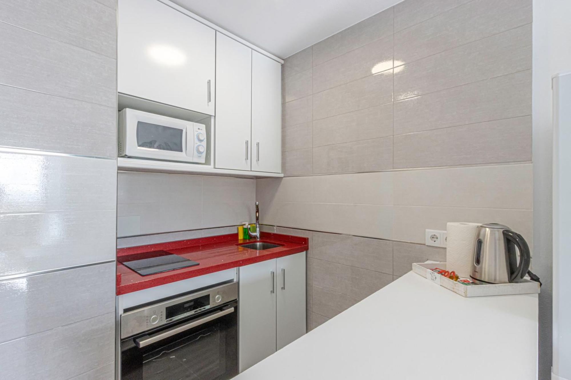 New Wonderful Holidays Benalbeach Apartment *