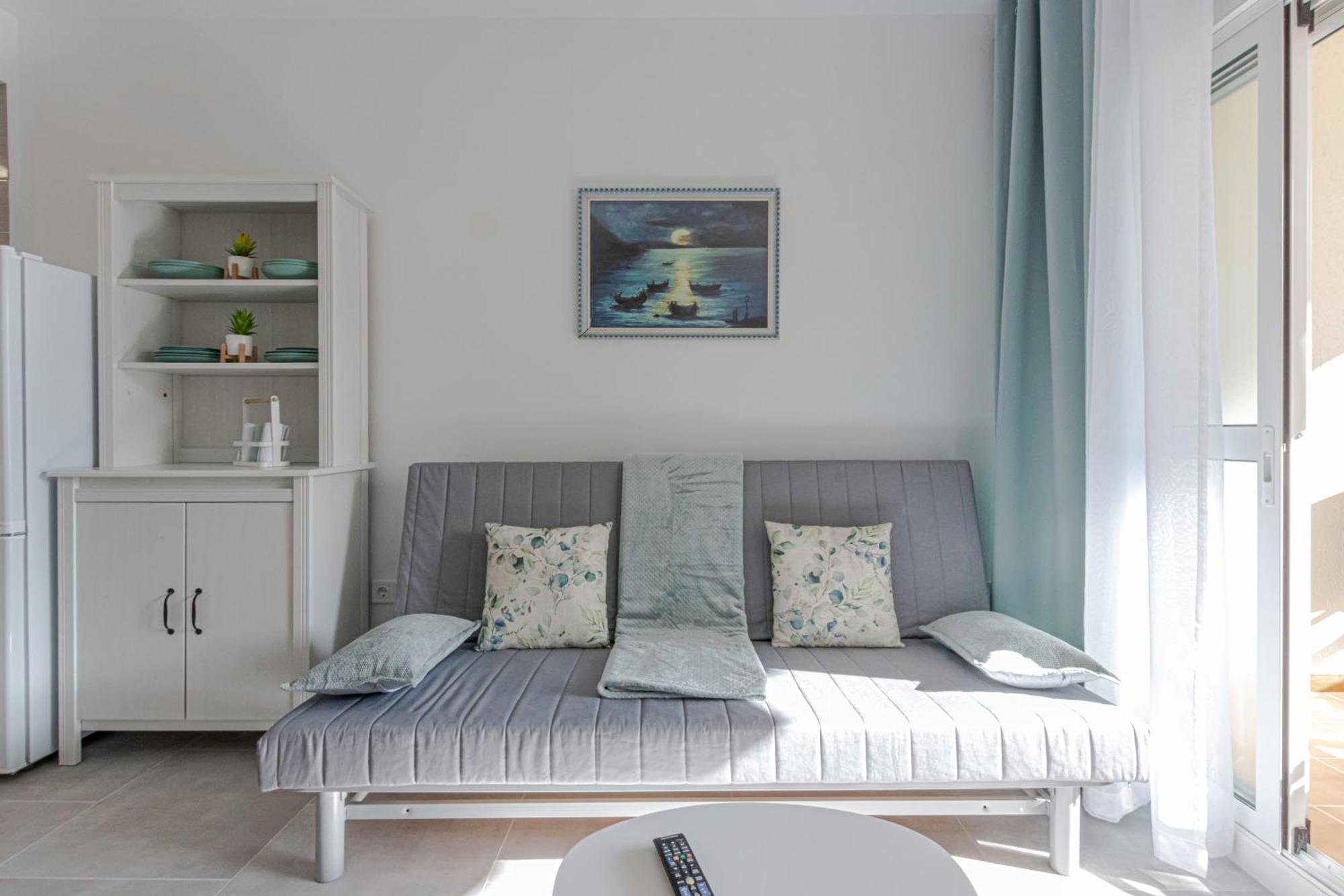New Wonderful Holidays Benalbeach Appartement