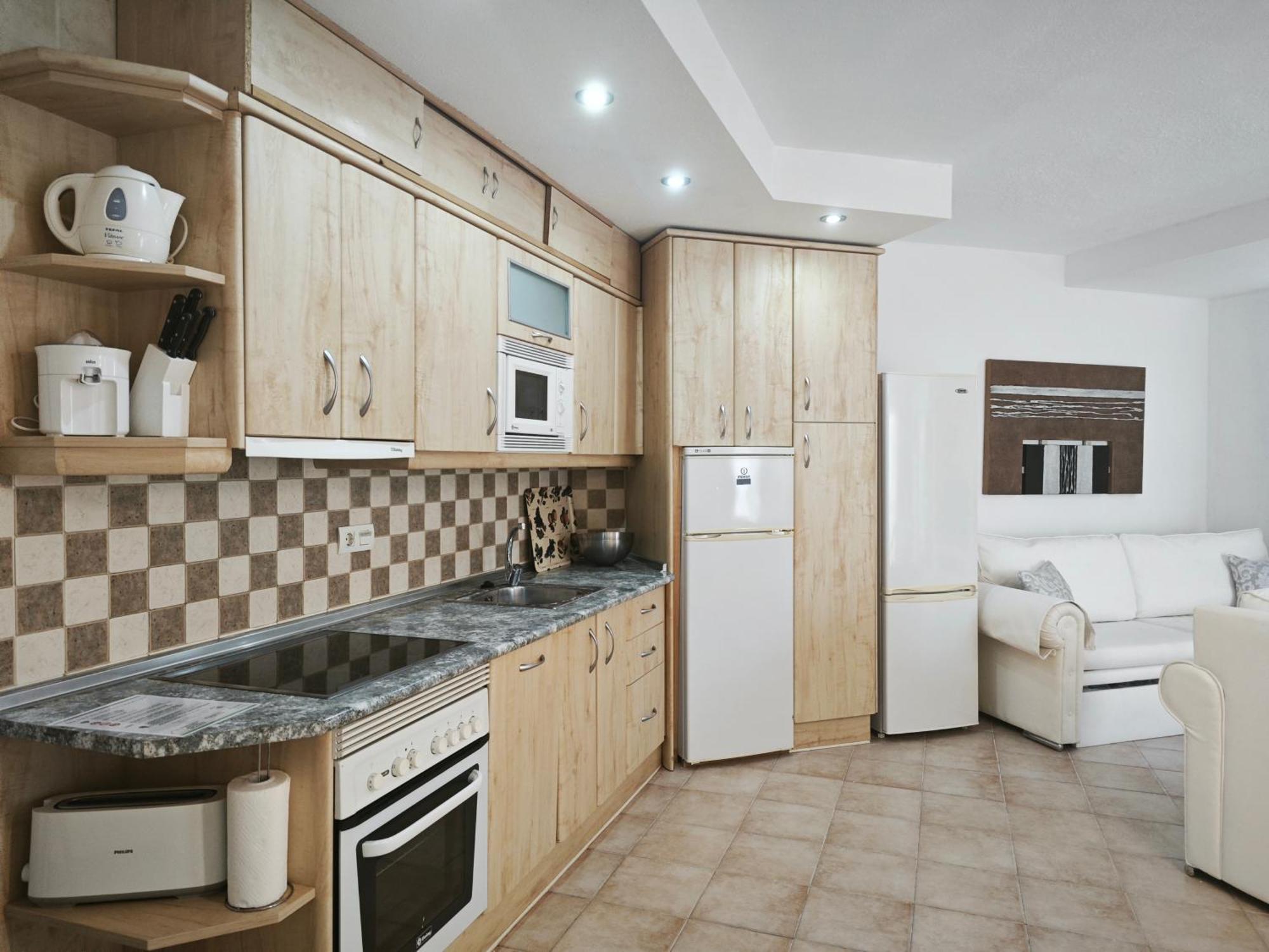 New Wonderful Holidays Benalbeach Appartement